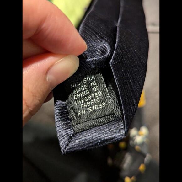 Set Of 2 Vintage Mickey Unlimited Ties/Mickey Mouse/Goofy/Disney/Silk/Polyester - Picture 4 of 4